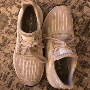 Adidas Swift Run Sneaker